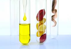 Parabeenid, silikoonid, SLS ja kõik muu. Kuidas need kahjustavad juukseid ja kuidas neid vältida?