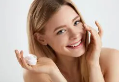 Milline on parim silmaümbruskreem? Tutvu koostisosadega, mis teevad imet